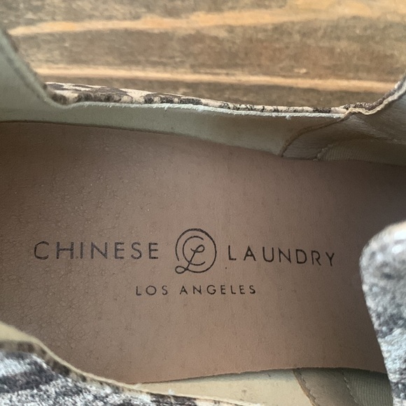 Chinese laundry Los Angeles Snake print high heel shoes original label size 9.5 - Picture 8 of 15